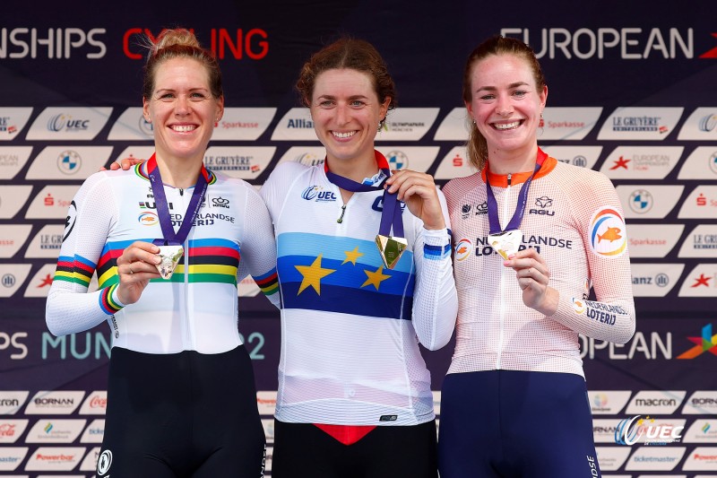 European Championships Munich 2022 - 2022 UEC Road Elite European Championships - Women's ITT - 17/08/2022 - arlen Reusser (SUI) - Ellen Van Dijk (NED) - Riejanne Markus (NED)  - photo Luca Bettini/UEC/SprintCyclingAgency?2022